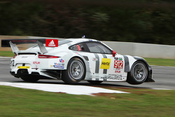 #912 Porsche Team North America Porsche 911 RSR : Jörg Bergmeister, Earl Bamber, Frédéric Makowiecki