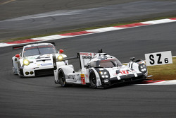 #17 Porsche Team Porsche 919 Hybrid: Timo Bernhard, Mark Webber, Brendon Hartley