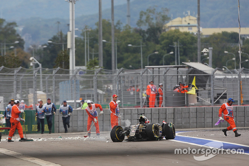 The damaged Lotus F1 E23 of Romain Grosjean, Lotus F1 Team after he crashed in the race