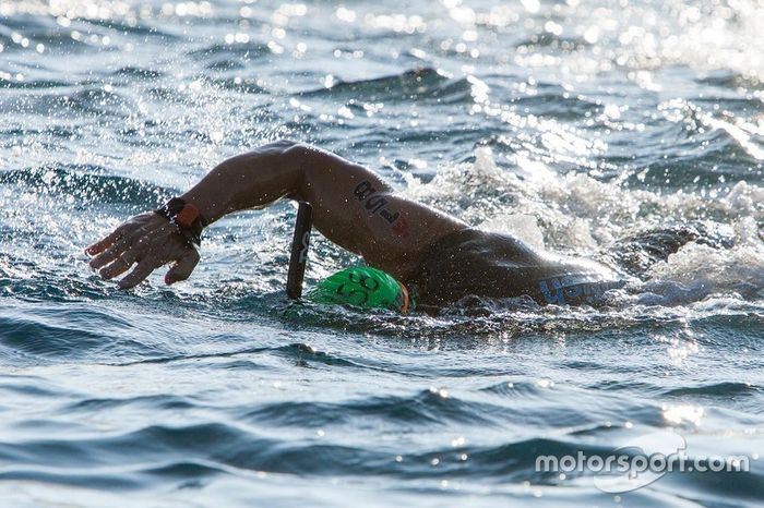 Alex Zanardi compite en el Triatlón Ironman de Hawaii