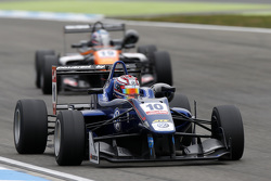 George Russell, Carlin, Dallara Volkswagen; Matt Solomon, Double R Racing, Dallara Mercedes-Benz