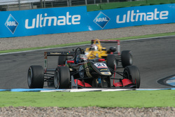 Alexander Albon, Signature Dallara Volkswagen