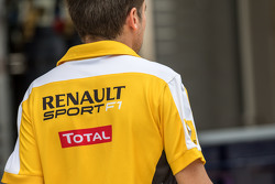Сотрудник Renault Sport F1