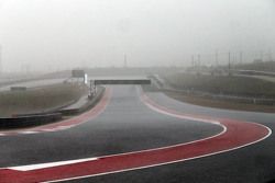 Heavy rainfall delays the start of FP2