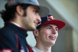 (L to R): Carlos Sainz Jr., Scuderia Toro Rosso with Max Verstappen, Scuderia Toro Rosso