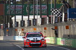 James Courtney en Jack Perkins, Holden Racing Team