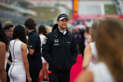 Jenson Button, McLaren nella parata dei piloti