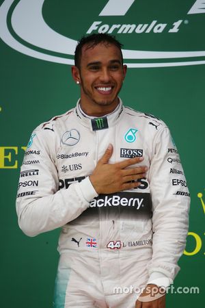 Podio: Ganador de la Carrera y Campeón del Mundo Lewis Hamilton, Mercedes AMG F1