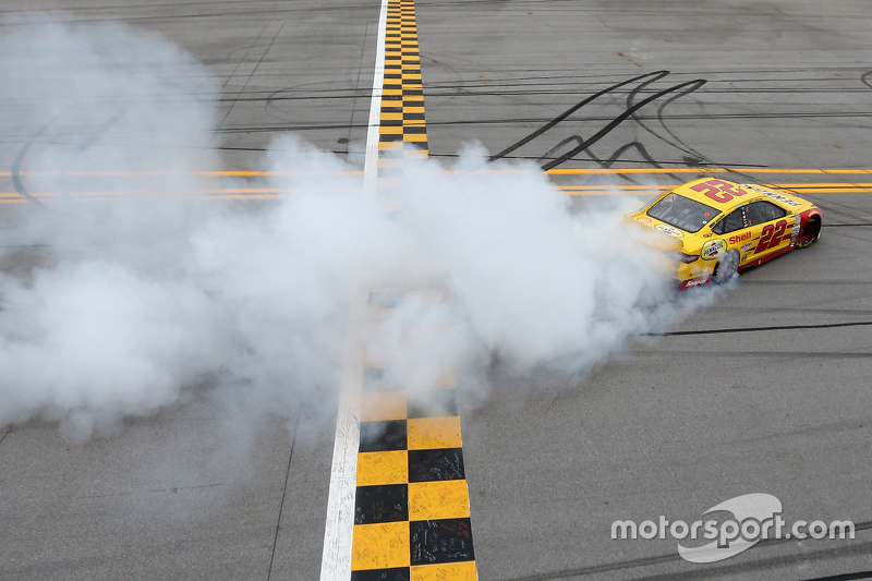 2015: Joey Logano (Penske-Ford) - 3 Siege