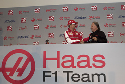 Esteban Gutiérrez y Gene Haas, Presentación piloto F1 Equipo Haas