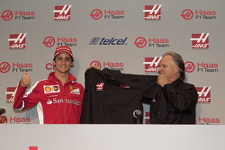 Esteban Gutiérrez, Haas F1 Team y Gene Haas Dueño del Equipo