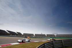 #17 Porsche Team Porsche 919 Hybrid : Timo Bernhard, Mark Webber, Brendon Hartley