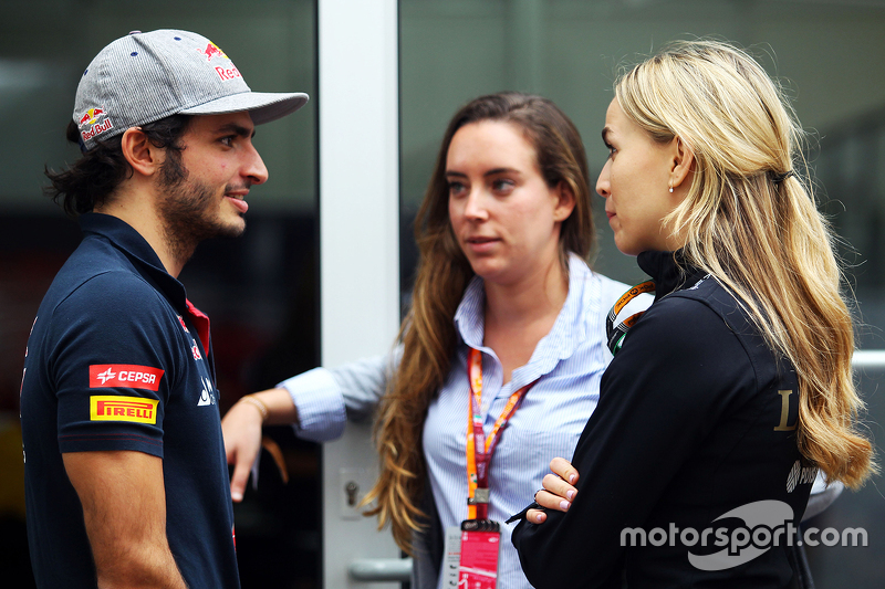 Carlos Sainz Jr., Scuderia Toro Rosso con Carmen Jordá, Lotus F1
