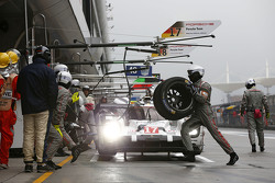 #17 Porsche Team Porsche 919 Hybrid: Timo Bernhard, Mark Webber, Brendon Hartley