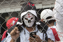 Fans en las tribunas