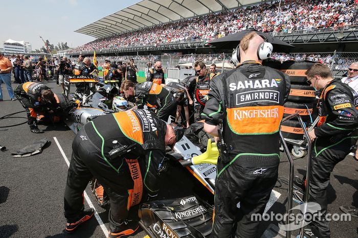 Sergio Pérez, Sahara Force India F1 VJM08 en la parrilla