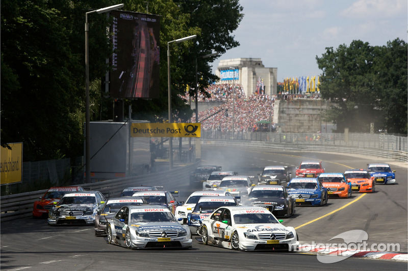 Start: Jamie Green, Team HWA AMG Mercedes, AMG Mercedes C-Klasse, Bruno Spengler, Team HWA AMG Merce