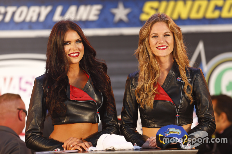 Grid girls na NASCAR Xfinity
