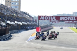 Старт: Хорхе Лоренцо, Yamaha Factory Racing лідирує