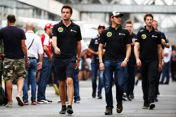 Jolyon Palmer, Pilote de réserve et d'essais Lotus F1 Team avec Pastor Maldonado, Lotus F1 Team et Romain Grosjean, Lotus F1 Team