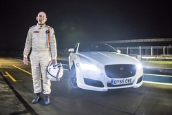 Le Mans-winnaar Andy Wallace en de Jaguar XJR