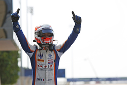 Race 2 winnaar Luca Ghiotto, Trident