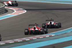 Marvin Kirchhofer, ART Grand Prix, detrás de Esteban Ocon, ART Grand Prix, lidera a Emil Bernstorff,
