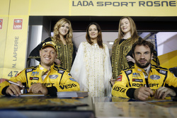 Роб Хафф, Lada Vesta WTCC, Lada Sport Rosneft, и Николя Ляпьер, Lada Vesta WTCC, Lada Sport Rosneft