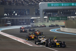 Alex Lynn, DAMS leads Rio Haryanto, Campos Racing and Alexander Rossi, Racing Engineering