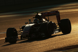 Карлос Сайнс мл., Scuderia Toro Rosso STR10