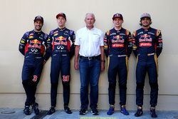 Daniel Ricciardo and Daniil Kvyat, Red Bull Racing y Dr. Helmut Marko and Max Verstappen y Carlos S