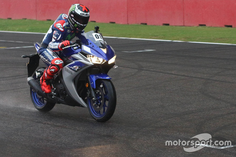 Jorge Lorenzo, Yamaha Factory Racing con la Yamaha YZF-R3