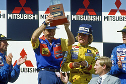 Frank Williams ve yarışın galibi Keke Rosberg, Williams