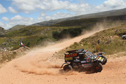 Tom Coronel in de Maxxis buggy