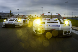 保时捷北美车队911号保时捷991 RSR:尼克·坦迪、帕特里克·皮雷、凯文·埃斯特雷,保时捷北美车队912号保时捷991 RSR:迈克尔·克里斯滕森、厄尔·班博、弗雷德里克·马克维斯基
