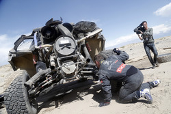 #314 Peugeot: Sèbastien Loeb, Daniel Elena nach dem Unfall
