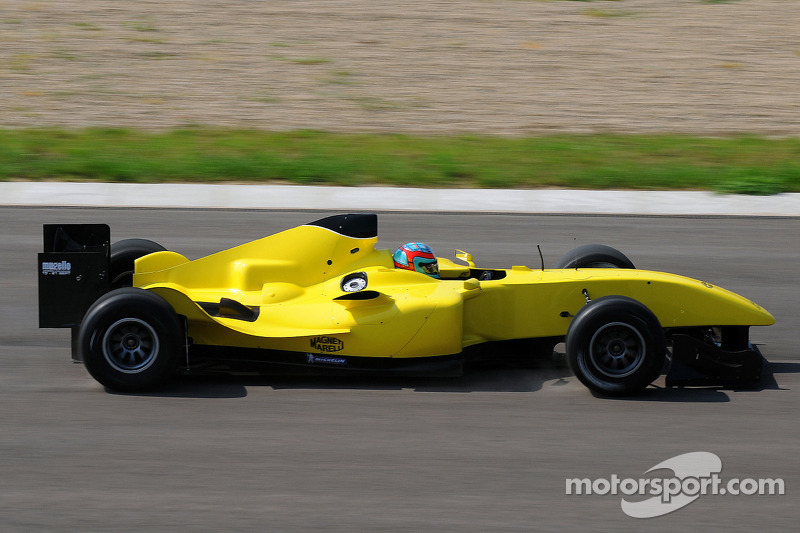 a1gp-imola-june-test-2008-a1gp-powered-b