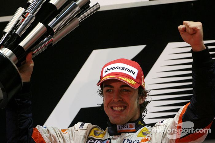 Podio: ganador de la carrera Fernando Alonso