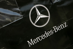 Mercedes engine travel box