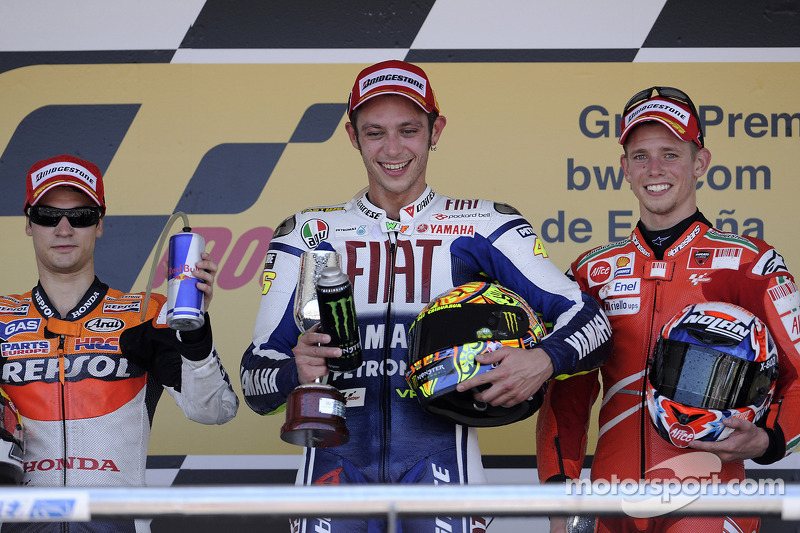 Podio: il vincitore Valentino Rossi, Fiat Yamaha Team, il secondo Dani Pedrosa, Repsol Honda Team, il terzo Casey Stoner, Ducati Team