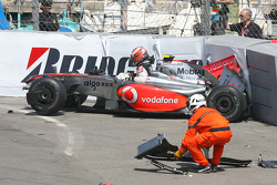 Le crash d'Heikki Kovalainen, McLaren Mercedes