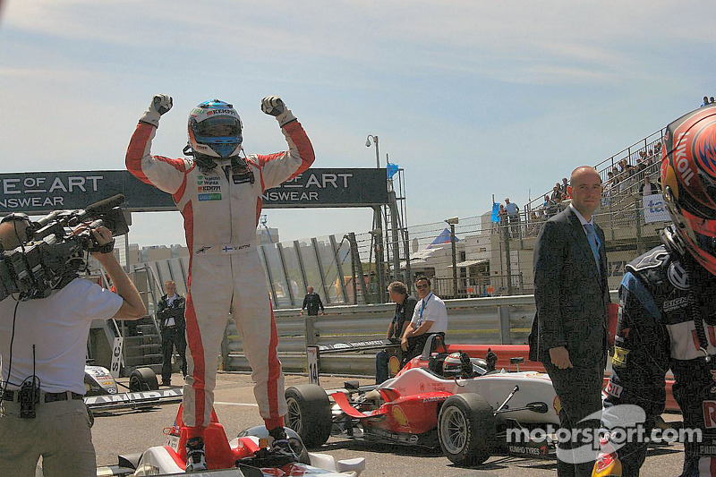 2009: победа на F3 Masters в Зандвоорте