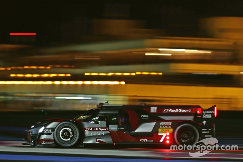 Der Audi-LMP1 bei Nacht