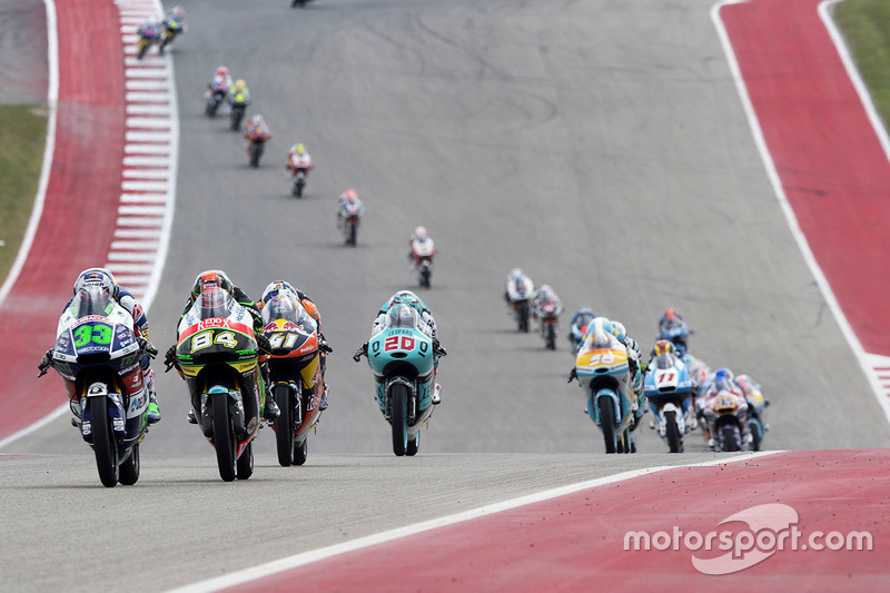 Trois hommes pour la deuxième place en Moto3