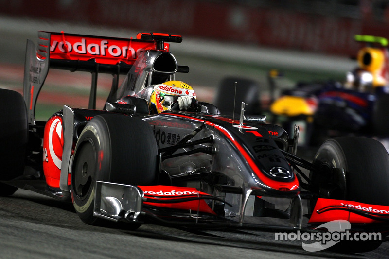 [Resim: f1-singapore-gp-2009-lewis-hamilton-mcla...rcedes.jpg]