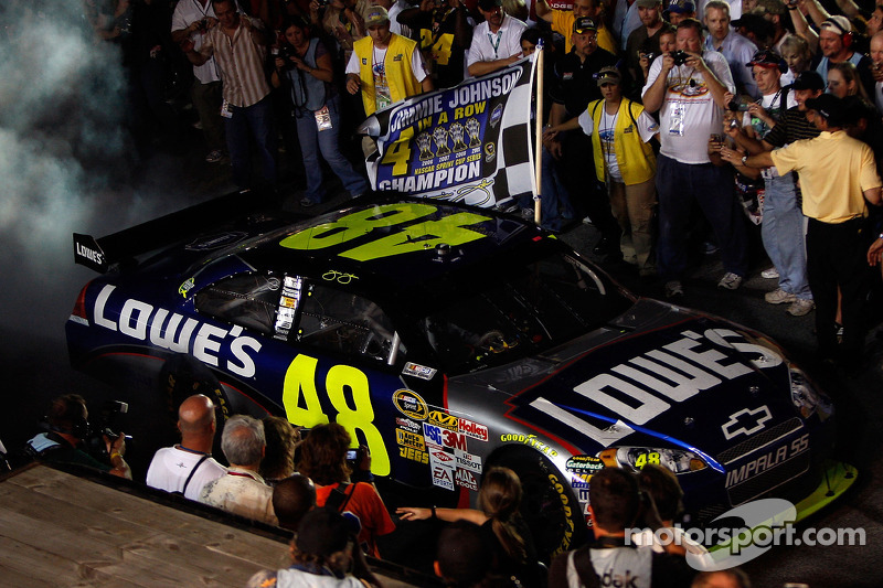 Jimmie Johnson, quatre champion de NASCAR Sprint Cup Series