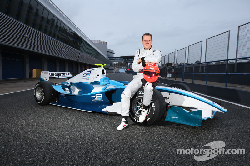 Michael Schumacher prueba un auto de la GP2