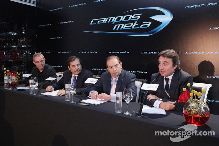 Adrian Campos habla en la conferencia de prensa