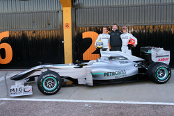 Nico Rosberg, Mercedes GP, Ross Brawn Team Principal, Mercedes GP en Michael Schumacher, Mercedes GP