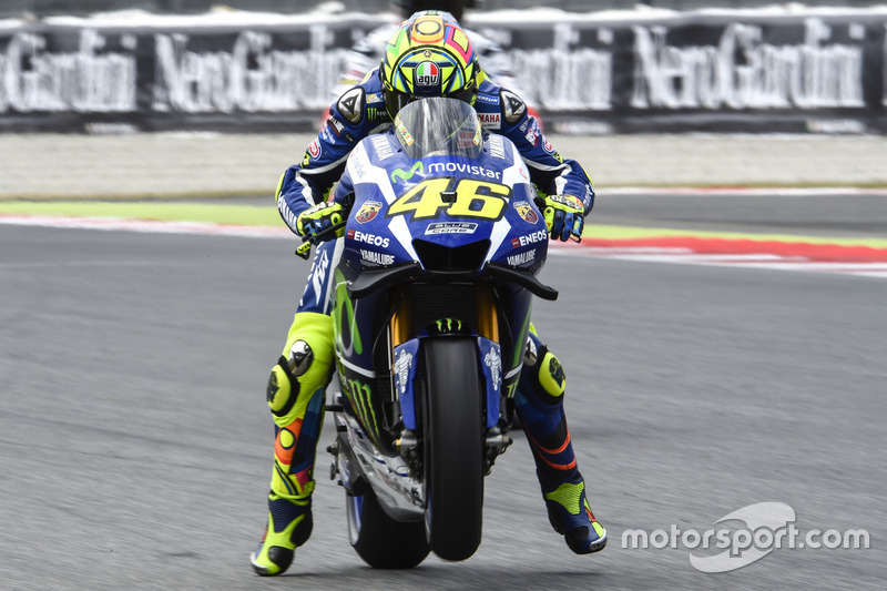 Valentino Rossi, Yamaha Factory Racing, Inicio de la práctica